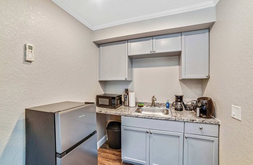 Homosassa Apartment | Crystal River Resort | Fish, Grill, Relax & Stay