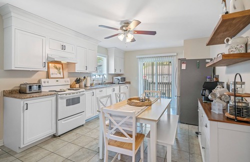 Crystal Beach Cottage | Crystal Sands