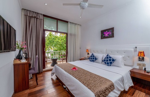 Maafushi Hotel | Crystal Sands Villa