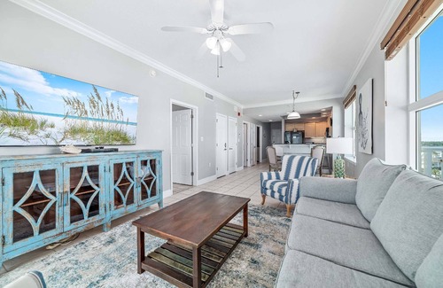 Gulf Shores Condo | Crystal Shores 701 ~ In/Outdoor Pools, Hot tub + $400 in FREE Activities Daily ~ Zoo/Parasailing +