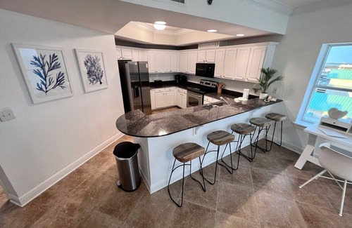 Ono Island Condo | Crystal Shores West 1401 | Gulf Shores, AL