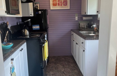 Edinboro Cottage | Crystal Springs Lakeside Cottage in Edinboro just steps from the lake!