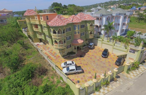 West Gate Hills Apartment | Crystal View Apartments
