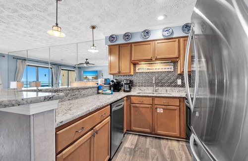 Crystal Beach Condo | Crystal Villas 6A-Beach Service Included-Beachfront
