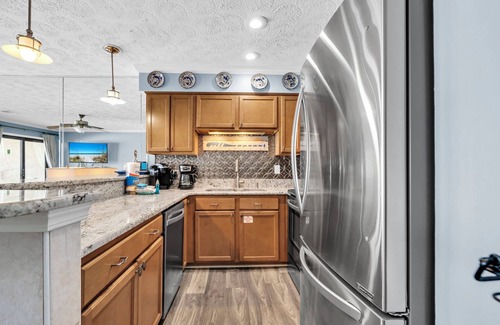 Crystal Beach Condo | Crystal Villas 6A-Beach Service Included-Beachfront