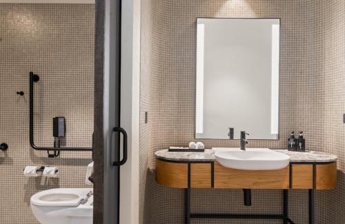 Newcastle Hotel | Crystalbrook Kingsley