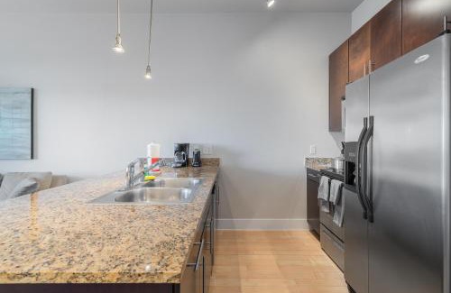 Oak Lawn Apartment | Cs 5431 Lovely Apartment In Uptown Hub