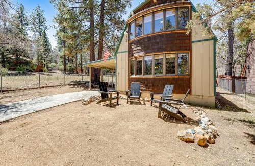 Sugarloaf House | Cub's Cabin ~ Alpine retreat with private hot tub, enclosed yard & wood fireplace