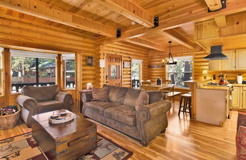 Eagle Mountain Estates Cabin | Cub's Cabin/Charming 3-Bedroom Log Cabin Near Big Bear Lake