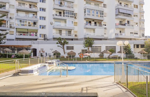 Benalmadena Costa Apartment | Cubo's Beach Side Diana Apartment/community pool/beach access/free wifi