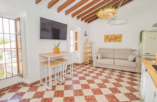 Casabermeja Apartment | Cubo's Estudio Casabermeja Noches de Luna B & Pool/urban center/air conditioning/community pool