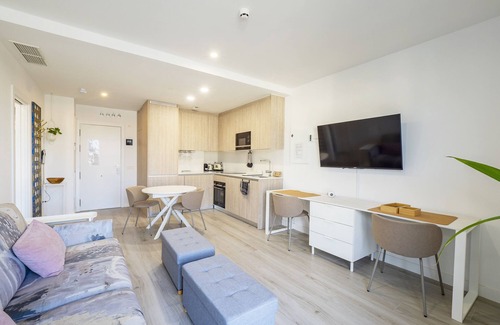 Palma-Palmilla Apartment | Cubo's Urban Sky Martiricos Malaga Apartment 14/urban/air conditioning/free wifi/community pool