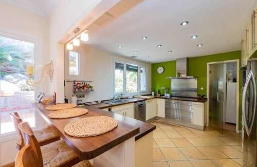 Torremolinos Villa | Cubo's Villa Las Capuchinas/private heated pool/air conditioning/sea views/free wifi