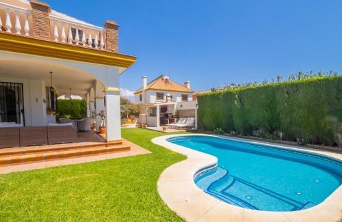 Guadalmar Villa | Cubo's Villa Yedra Guadalmar