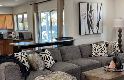 Mesa Grande House | Cubs Stadium in backyard/Heated Pool/Dog Friendly