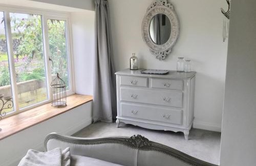 Llandovery House | Cuckoo Barn at Penygaer farm near the Brecon Beacons