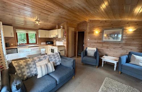 Pontesbury Ski Chalet | Cuckoo Lodge - Arscott Lodges