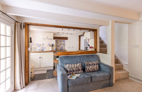 Lanteglos Cottage | Cuckoo Tor, Lanteglos, woodland & coastline nearby