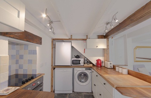 Lanteglos Cottage | Cuckoo Tor, Lanteglos, woodland & coastline nearby