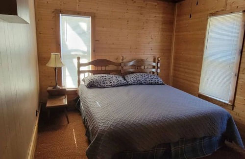 Glen Elder Cottage | Cuddle Cottage - short walk to Glen Elder Lake