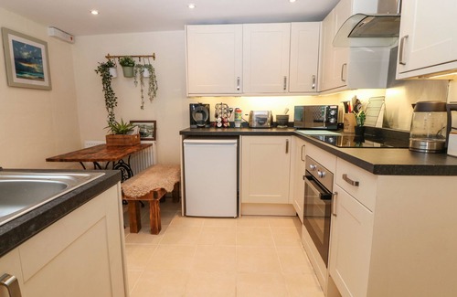 Llithfaen Cottage | CUDFAN FACH, family friendly, character holiday cottage in Llithfaen