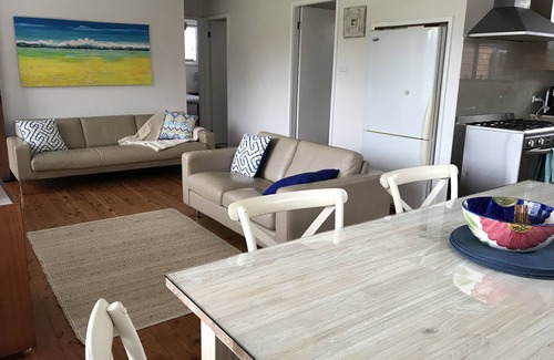 Cudmirrah House | Cudmirrah Beach ; Self checkin; WIFI; Smart TV; $ deal for 7-night stays
