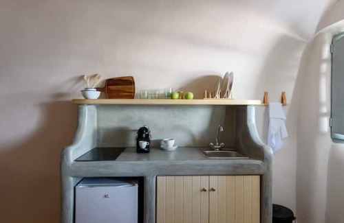 Kamari Apartment | Cueva de Olas