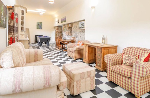 Forsinard House | CUILFEARNE CROFT, pet friendly, character holiday cottage in Thurso