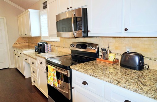Lubbock House | Cul-de-sac Home, Close to everything, Large Patio and Grill, Pet-friendly