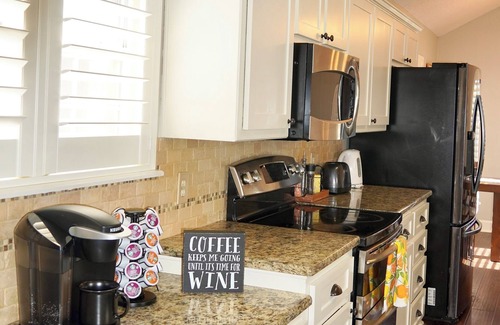 Lubbock House | Cul-de-sac Home, Close to everything, Large Patio and Grill, Pet-friendly