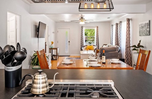 Paso Robles Cottage | Culinary Cottage - Pet friendly, king bed wlk2DT
