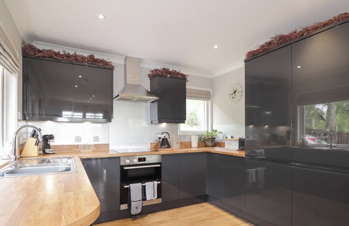 Grantown-on-Spey Cottage | CULREACH LODGE, pet friendly, with open fire in Nethy Bridge