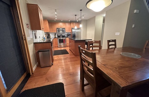 Lindell Beach Cabin | Cultus Lake Cabin - 2 Bdrm + Loft