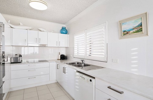 Terrigal Apartment | CUMBERNAULD #20 | Walk to beach, WIFI | Accom Holidays