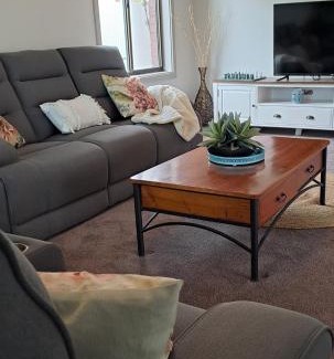 Broken Hill House | Cummins Cottage