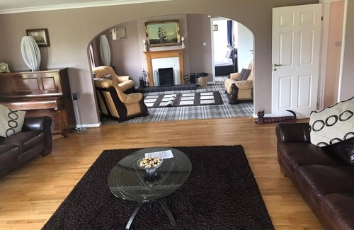 Saint John's Town of Dalry House | Cumnock Knowes Holiday retreat
