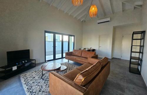 Marie Pampoen House | Curazul