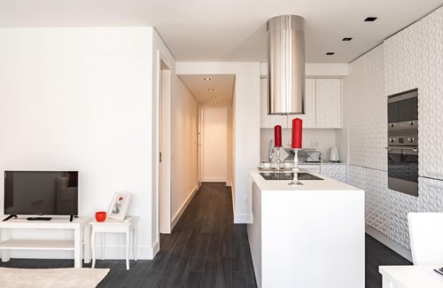 Santa Engracia Apartment | Curcumin Silver Apartment, Wifi, AC !new!