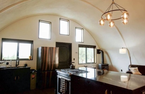 Republic House | Curlew Earth Home 2BD w/Valley & Mountain Views