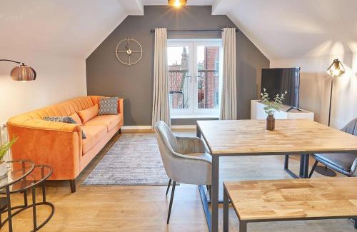 Whitby House | Curlew House, With Parking And Abbey Views!