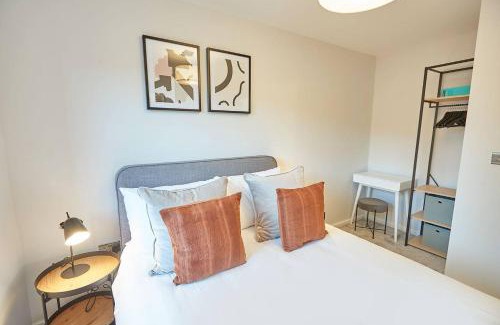 Whitby House | Curlew House, With Parking And Abbey Views!