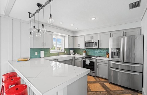 Key Allegro House | Curlew on the Bend: Key Allegro Canal Gem!