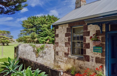 Port Fairy Cottage | Curragh Cottage is one of two quaint historic one bedroom cottages in Port Fairy