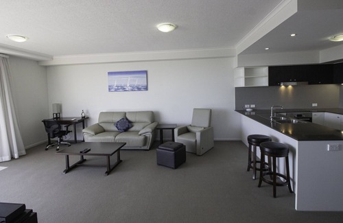 Gladstone Apartment | Curtis Central Apartments