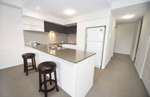 Gladstone Apartment | Curtis Central Apartments