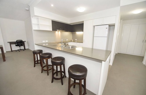 Gladstone Apartment | Curtis Central Apartments