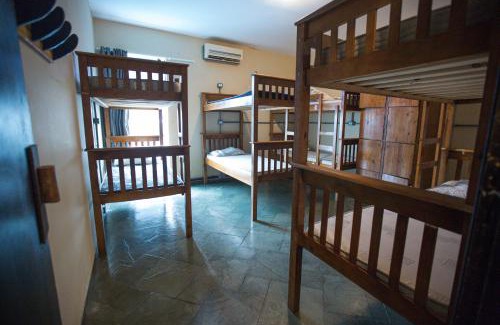 Enseada Hostel | Curvão Surf House