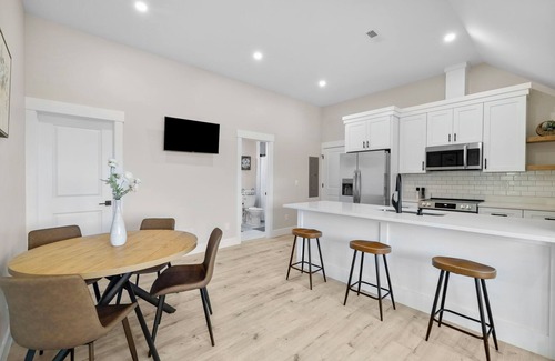 Campobello Apartment | Custom Built Luxery Stay-New 1-bedroom apartment in Campobello with AC, WiFi