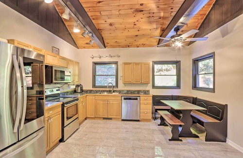 Ellijay Cabin | Custom-Built Luxury Cabin w/Tesla Charger!