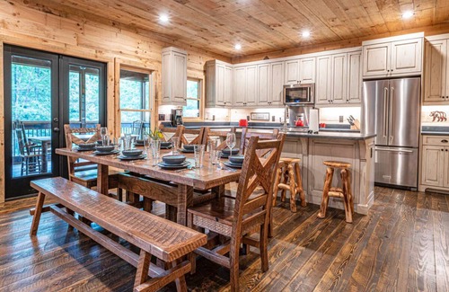 Ellijay Cabin | Custom built mountain house on trout stream with tons of privacy & hot tub.